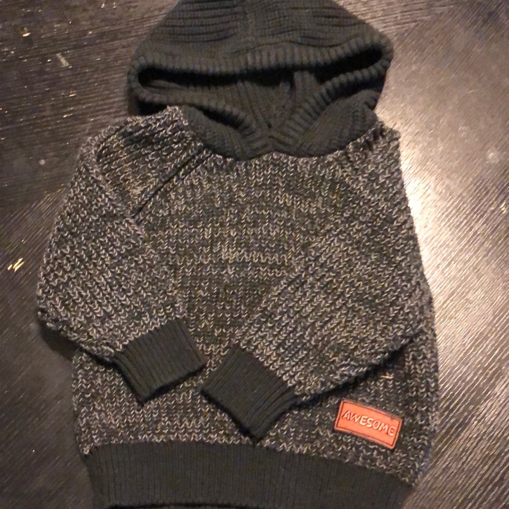 New boys knitted hoodie